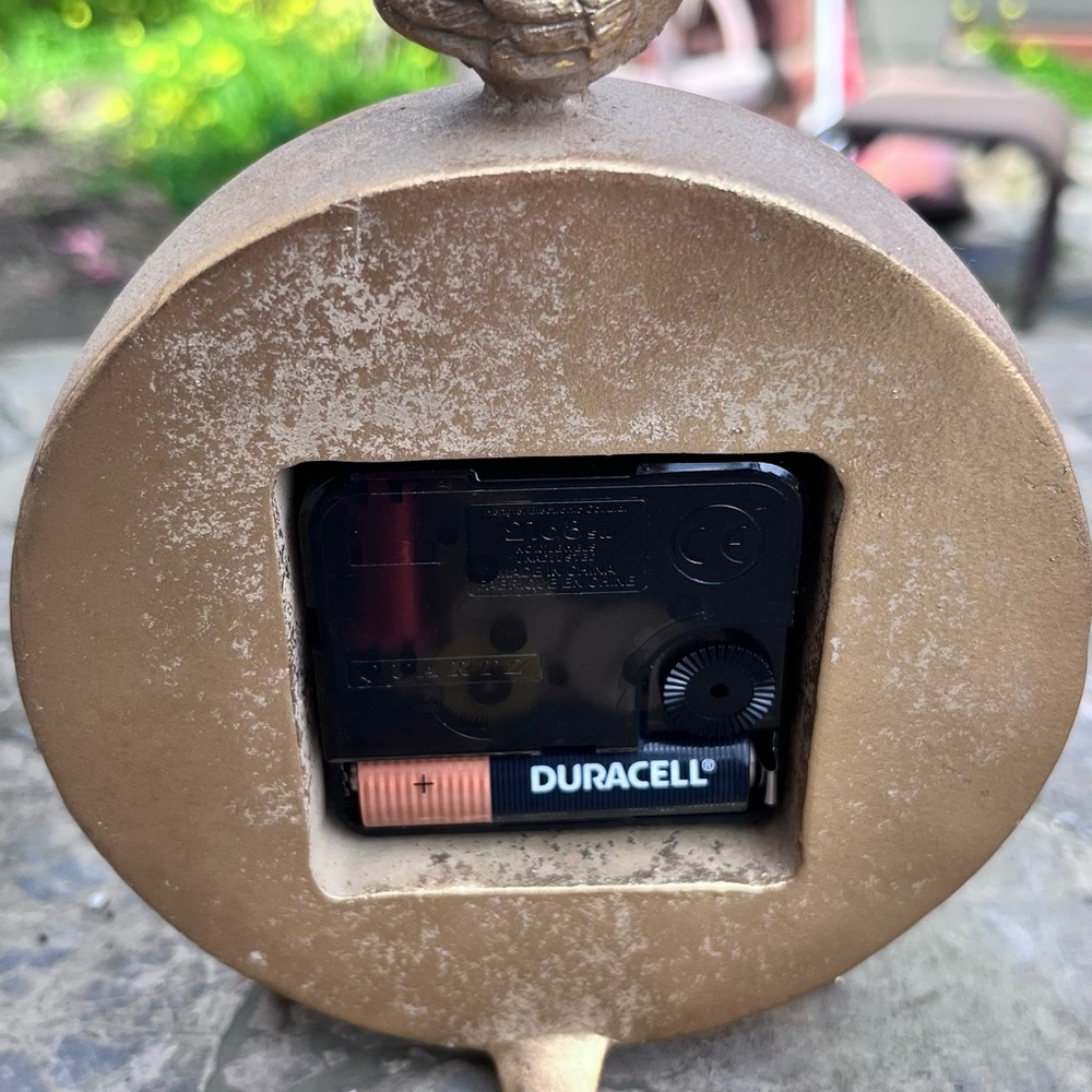 Vintage Birdie tabletop clock - Picture 6 of 11